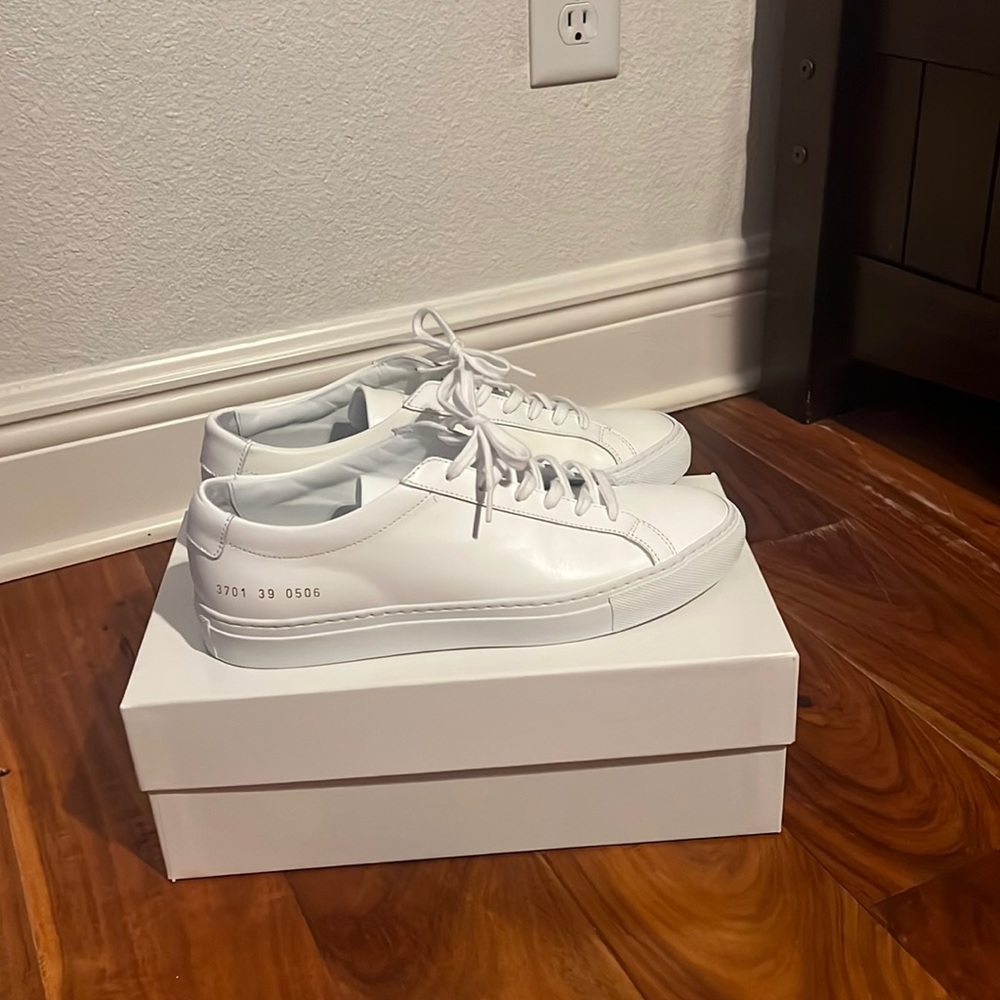 WOMEN’S ACHILLES COMMON PROJECT SNEAKERS, size 39
